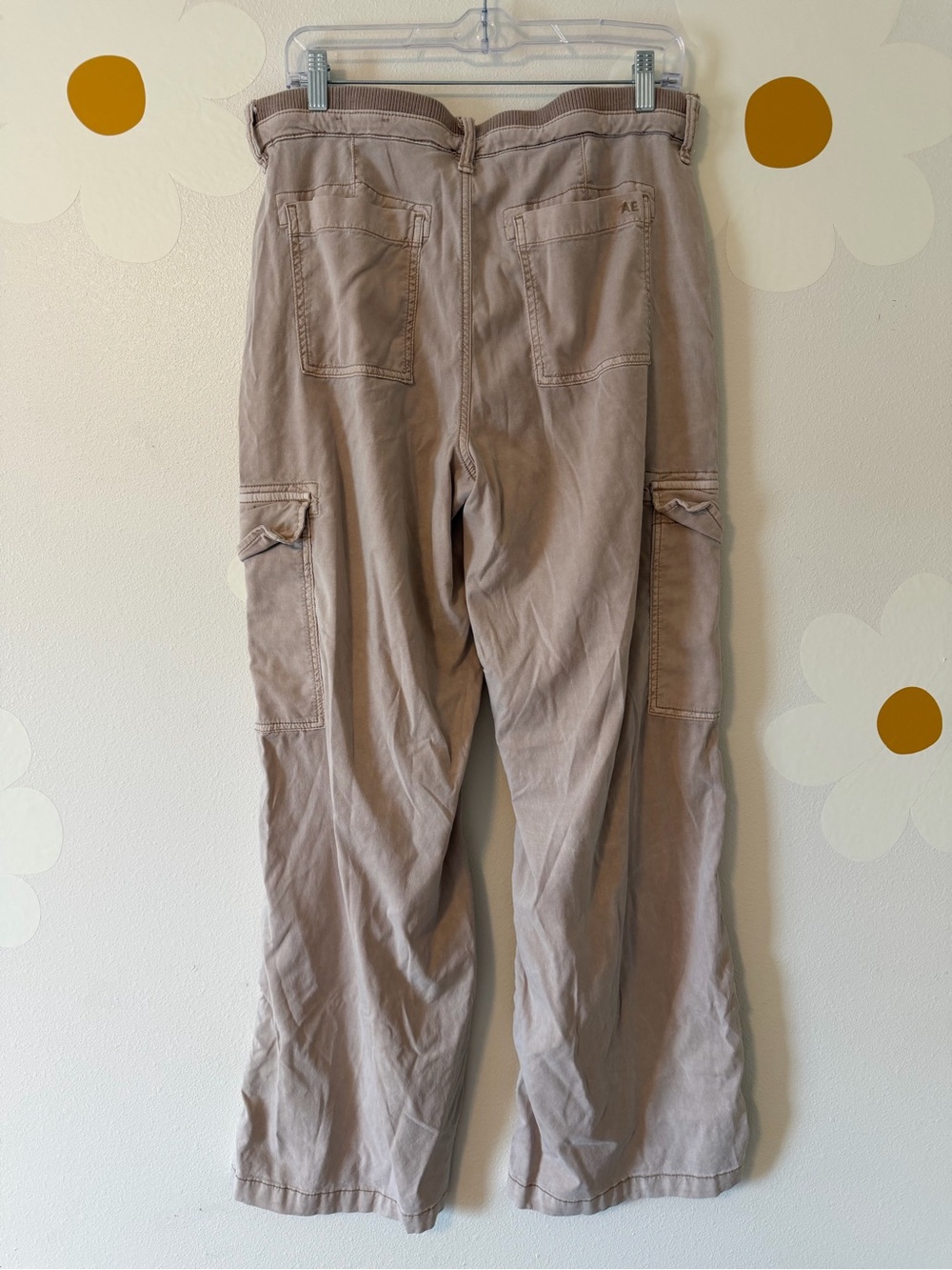 American Eagle Dreamy Drape Stretch Cargo Super High-Waisted Baggy Wide-Leg Pant - Picture 7 of 14